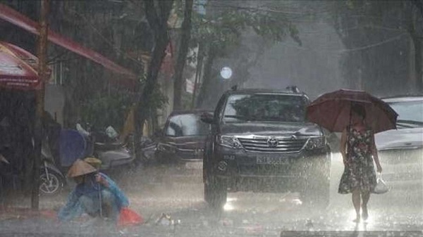 Rạng sáng mai 13/6, dự báo bão giật cấp 10 có thể vào vịnh Bắc Bộ