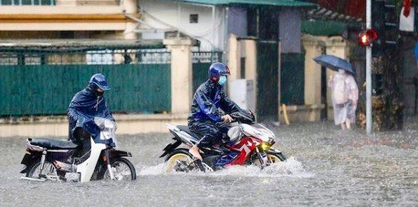 Bão số 2 đã đi vào ven biển các tỉnh từ Thái Bình đến Thanh Hóa