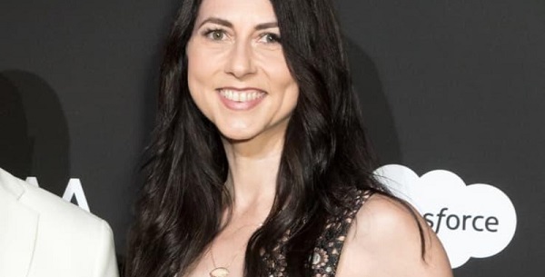 Vợ cũ tỷ phú Jeff Bezos quyên góp từ thiện thêm 2,7 tỷ đô la