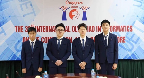 Bốn học sinh Việt Nam dự thi Olympic Tin học quốc tế năm 2021 đều giành huy chương bạc