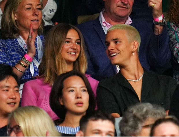 Con trai David Beckham và bạn gái người mẫu kỷ niệm hai năm yêu nhau - Ảnh 7