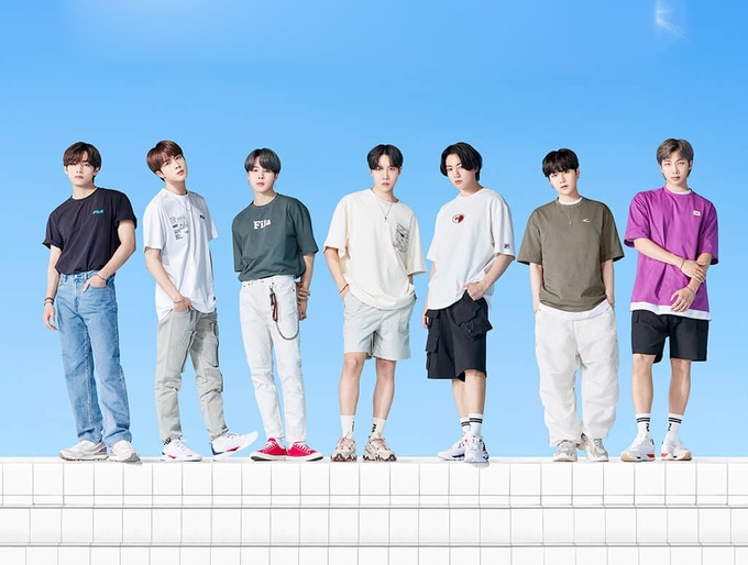 BTS thành lập năm 2010, chính thức hoạt động từ tháng 5/2013. Từ trái qua: V (Kim Tae Hyung, Jin, Jimin, J-Hope, Jungkook, Suga, RM. Ảnh: Bighit.
