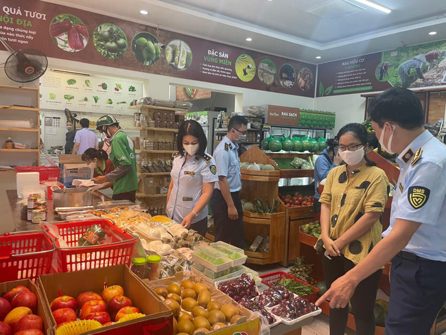 Hà Nội: Lượng hàng hóa tăng 50% giá không đổi, người dân không cần tích trữ