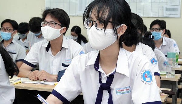 Đề văn HSG yêu cầu phân tích sự phức tạp của con gái khi yêu 
