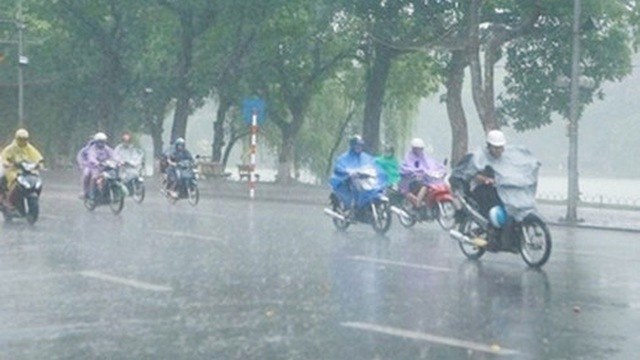 Các tỉnh đồng bằng Bắc Bộ và Thanh Hóa hôm nay và ngày mai có mưa rào kèm dông