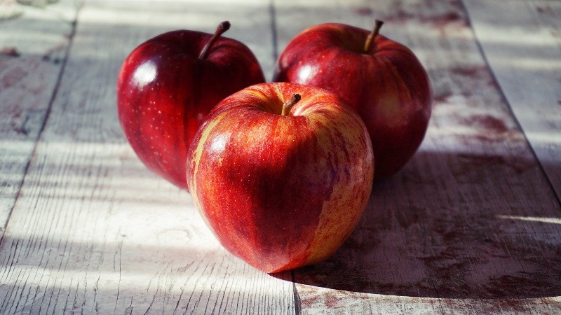 Một quả táo chứa bao nhiêu calo? Ăn nhiều quả táo có tốt không? - Ảnh 1