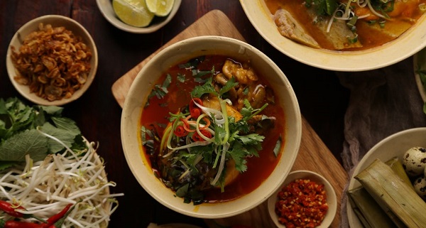 1 tô bánh canh bao nhiêu calo? Ăn bánh canh có béo không?