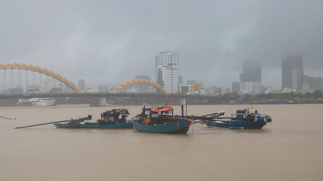 Chiều nay áp thấp đã mạnh thành bão số 6, đổ bộ từ Thừa Thiên Huế đến Quảng Ngãi - Ảnh 3