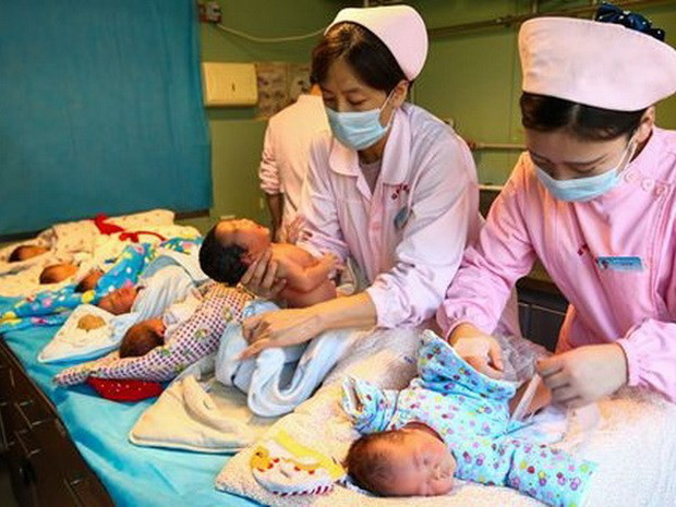 Tỷ lệ sinh ở Trung Quốc giảm. (Nguồn: caixinglobal.com)