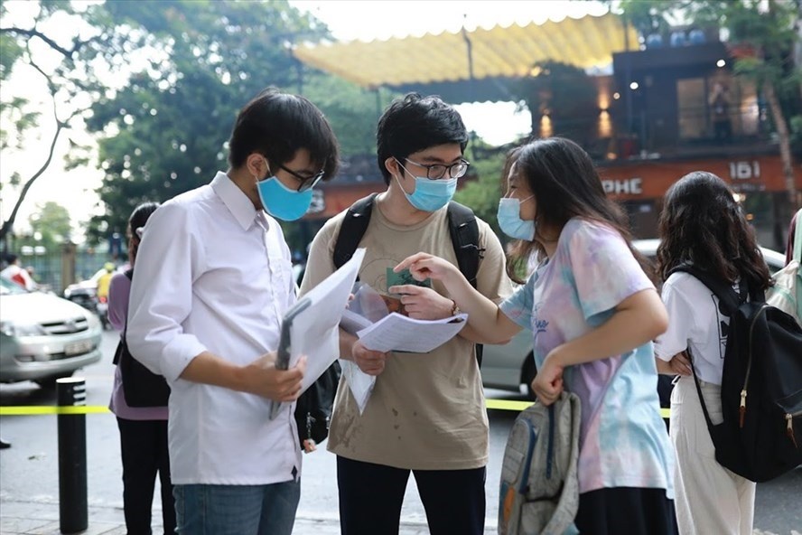 Bổ sung phương án tuyển sinh đối với thí sinh không tham dự được kỳ thi tốt nghiệp THPT năm 2021 do dịch bệnh - Ảnh Laodong