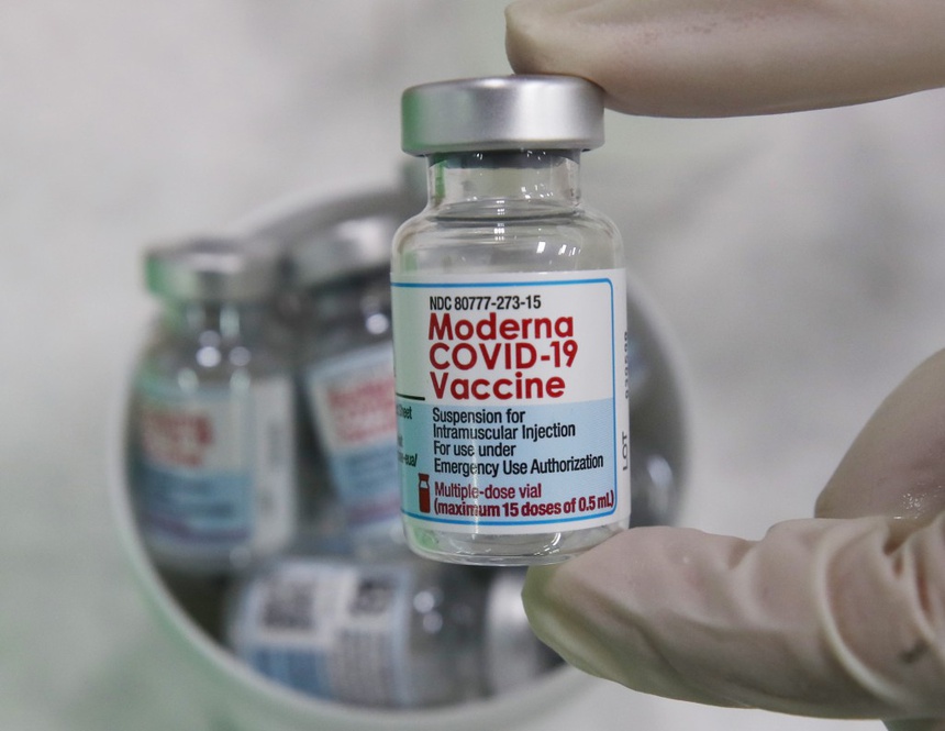 Nguyên nhân người dưới 30 tuổi ở 1 số nước ngừng tiêm vaccine Moderna