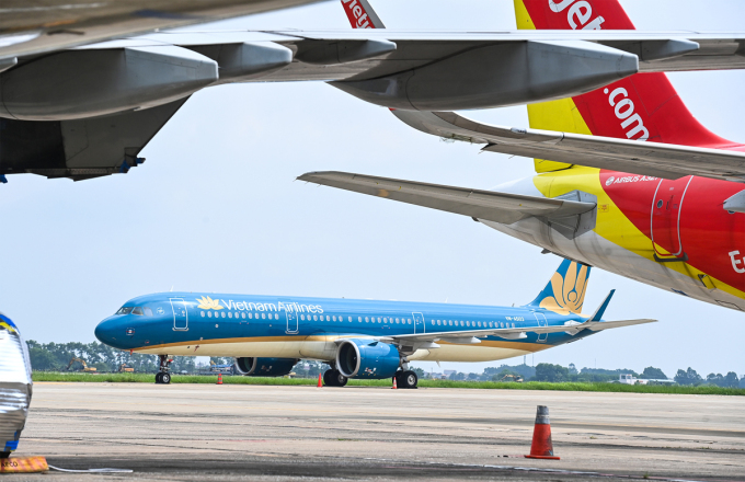Đi máy bay từ TP.HCM đến Hà Nội, hành khách phải cách ly tập trung 7 ngày - Ảnh 1