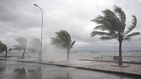 Bão số 8 tiến gần Hoàng Sa, hướng vào miền Trung