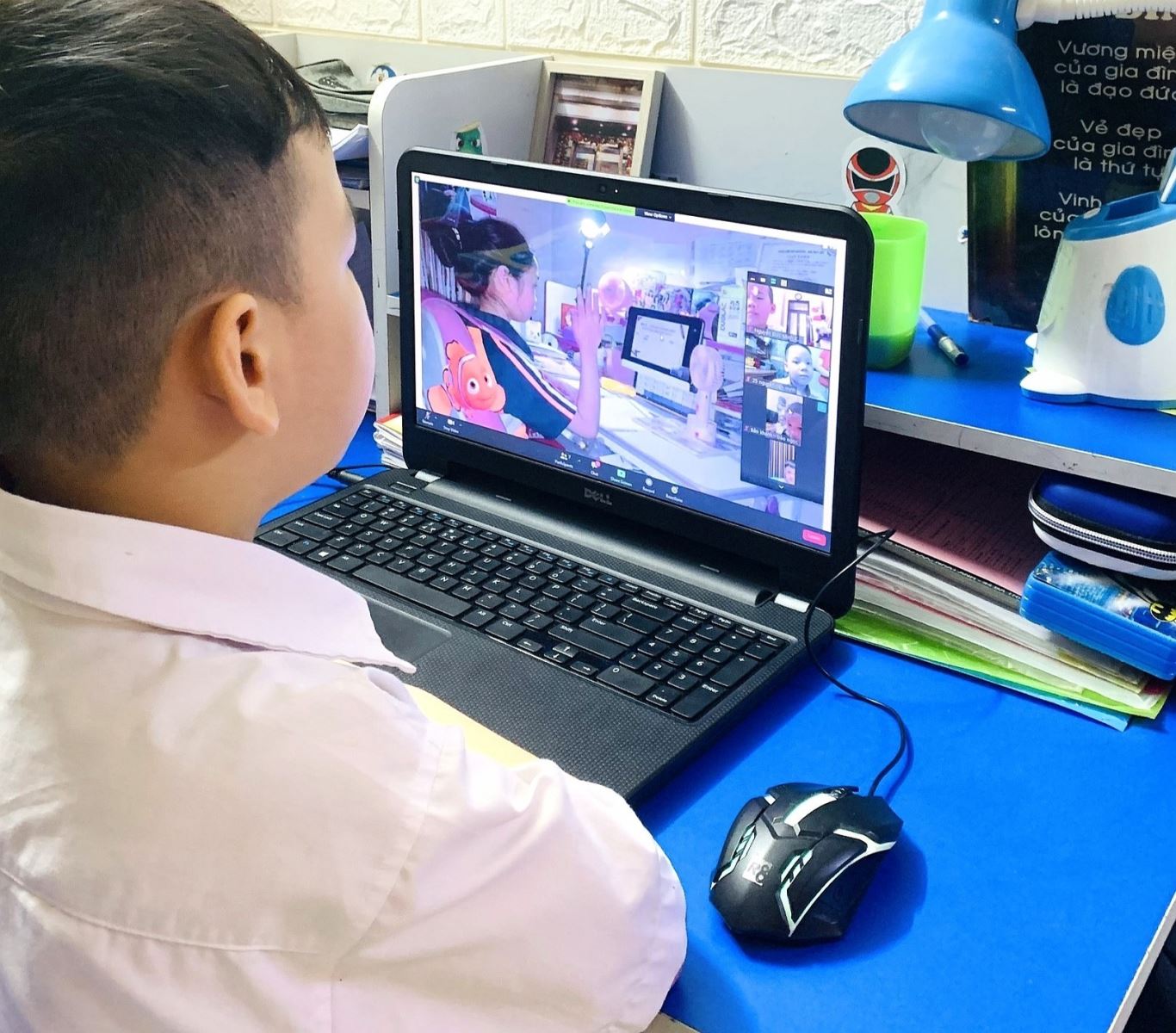 Hà Nội: Học sinh tiếp tục học trực tuyến, chuẩn bị tiêm vaccine Covid-19 - Ảnh 1