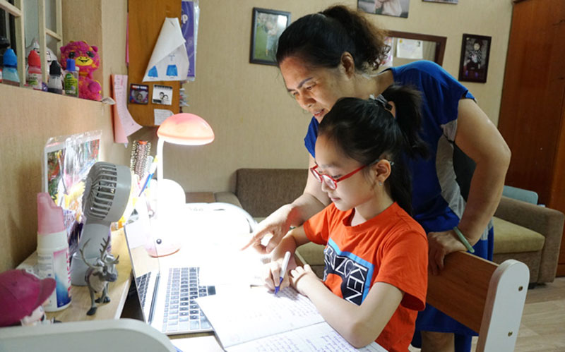 Hà Nội: Học sinh tiếp tục học trực tuyến, chuẩn bị tiêm vaccine Covid-19 - Ảnh 2
