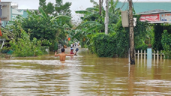 Miền Trung mưa lũ chưa rút lại có cảnh báo đợt mưa lớn kéo dài gần 1 tuần