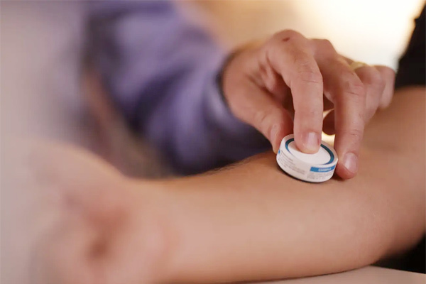  Vaccine Covid-19 dạng miếng dán có thể mang lại hiệu quả hơn tiêm