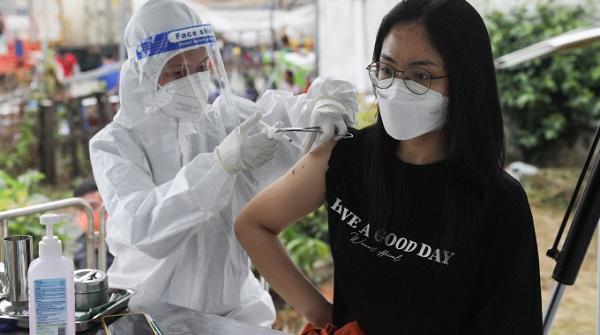 Chuyên gia lý giải tại sao nên tiêm mũi vaccine Covid-19 thứ ba?