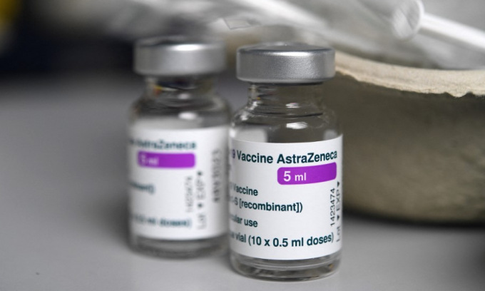 Hãng dược phẩm Anh - Thụy Điển AstraZeneca ngừng bán vaccine phi lợi nhuận - Ảnh: AFP.