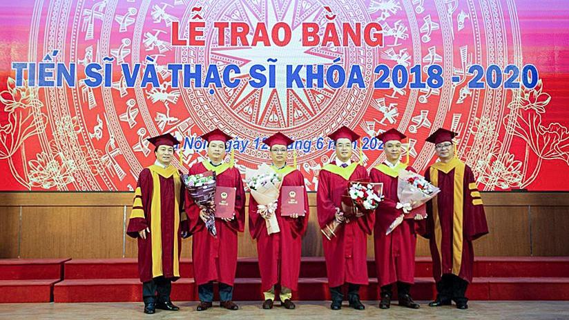 Làm tiến sĩ giảng viên có thể được hỗ trợ mỗi năm 25.000USD - Ảnh Thanhnien