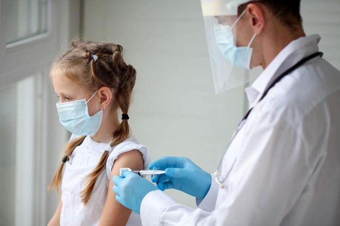 Cơ quan quản lý dược phẩm châu Âu phê duyệt vaccine tiêm cho trẻ trong độ tuổi từ 5-11 - Ảnh Shutterstock