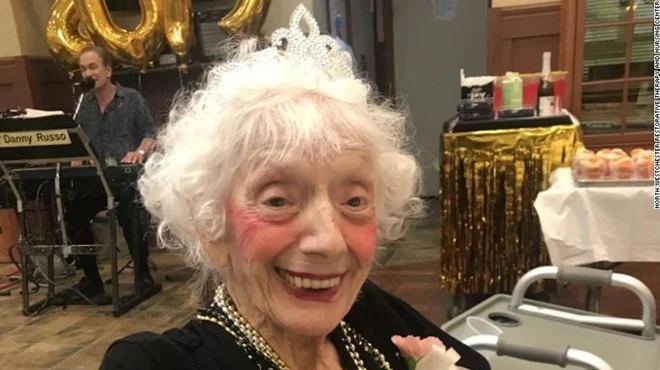 Cụ bà 103 tuổi sống sót thần kỳ qua hai đại dịch toàn cầu