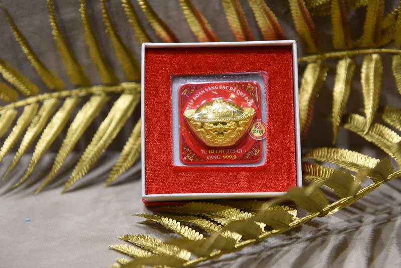 Giá vàng hôm nay 3/12: Giá vàng trong nước vẫn cao trong khi vàng thế giới tiếp tục giảm