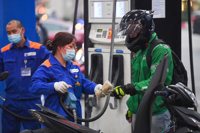 Ngày mai, giá xăng dầu có thể giảm rất mạnh