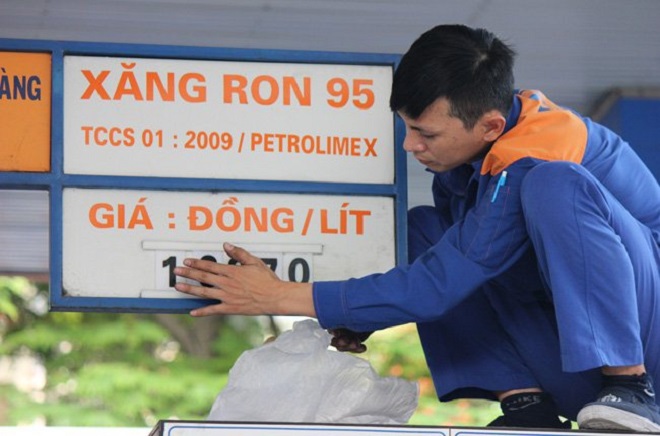 Từ 15h chiều nay, giá xăng dầu giảm mạnh, xăng RON 95 giảm tới 1100 đồng/lít - Ảnh 2