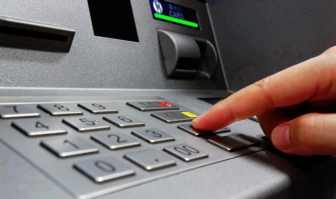 Cách kích hoạt thẻ ATM gắn chíp mà không phải tới ngân hàng