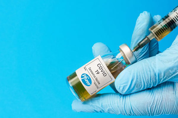 Bộ Y tế gia hạn thêm 6 lô vắc-xin Pfizer, tiêm cho người từ 12 tuổi trở lên - Ảnh 2