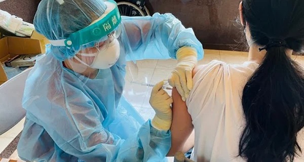 Sau khi tiêm mũi thứ 3 ngừa Covid-19 cần tránh làm 3 việc này