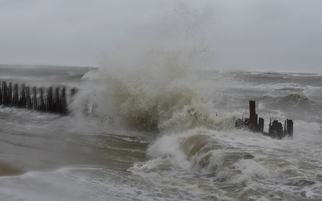 Miền Trung đối mặt với nguy cơ ngập lụt và lở núi
