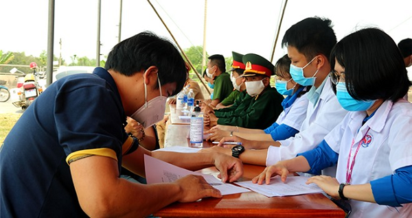 Từ 1/1/2022: Phạt tới 3 triệu đồng nếu không đeo khẩu trang, khai báo y tế, sát khuẩn,