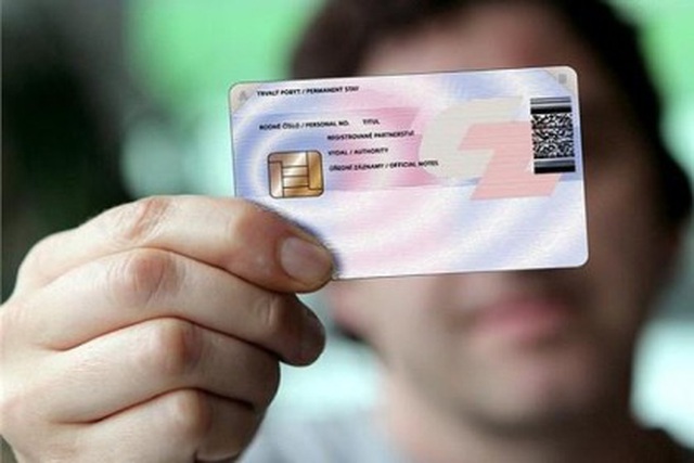 Căn cước công dân gắn chip sẽ thay thế giấy phép lái xe, ví điện tử, thẻ BHXH  - Ảnh 1