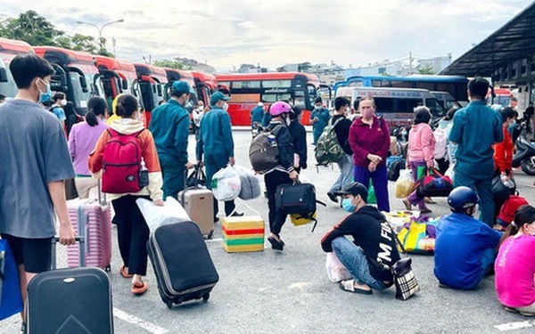 Thủ tướng yêu cầu các địa phương không được ra quy định gây khó cho người dân về quê ăn Tết Nhâm Dần