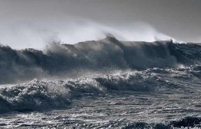 Áp thấp mạnh trên Biển Đông di chuyển theo hướng Bắc Tây Bắc