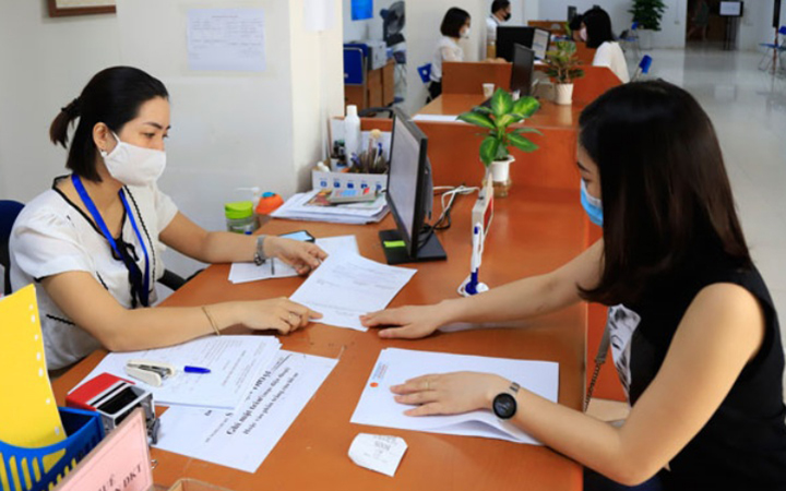 Đề xuất thêm tiền hỗ trợ và nâng lương trước thời hạn cho công chức nghỉ hưu trước tuổi