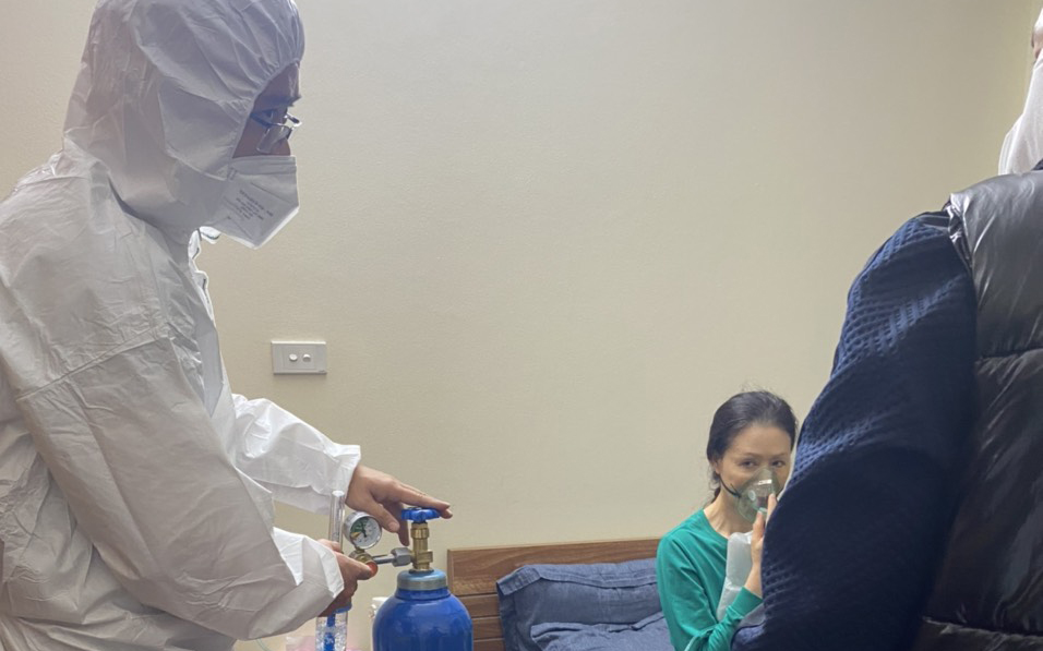 Bộ Y tế cho phép F0 được ra khỏi nhà, điều kiện bắt buộc là phải đeo khẩu trang, giữ khoảng cách