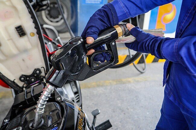 Ngày mai 21/3 giá xăng dầu có thể giảm từ 1.500-2.000 đồng/lít - Ảnh Internet