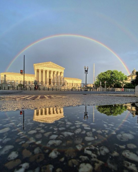 Sau cơn dông bão, cầu vồng kép xuất hiện trên bầu trời - Ảnh 2