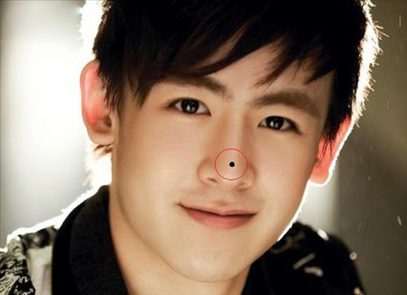 Sở hữu 1 trong 5 nốt ruồi này, chứng tỏ là người đàn ông có khả năng kiếm tiền cực đỉnh - Ảnh 1