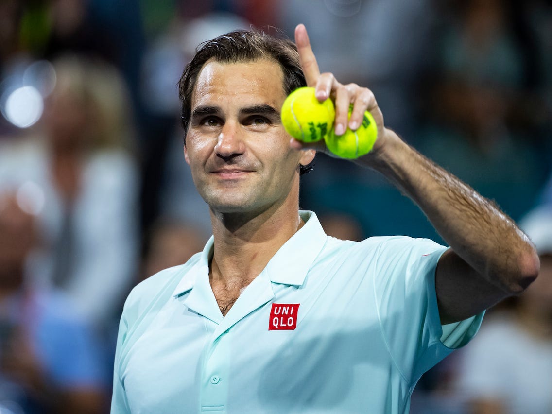 Roger Federer là vận động viên kiếm tiền tốt nhất năm qua.