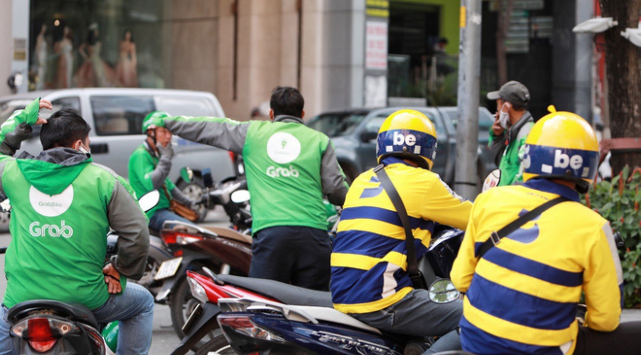 Xe công nghệ tăng giá cước: Những băn khoăn chưa có lời giải thỏa đáng