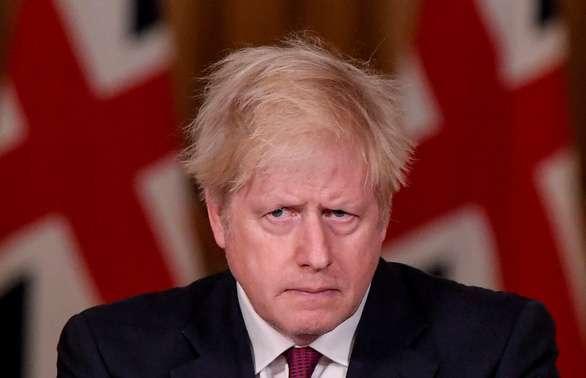 Thủ tướng Anh Boris Johnson áp dụng các biện pháp mạnh tay để kiểm soát dịch.