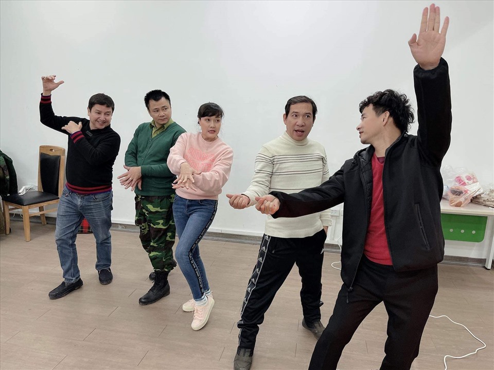Ảnh hậu trường vui nhộn của dàn Táo quân 2021