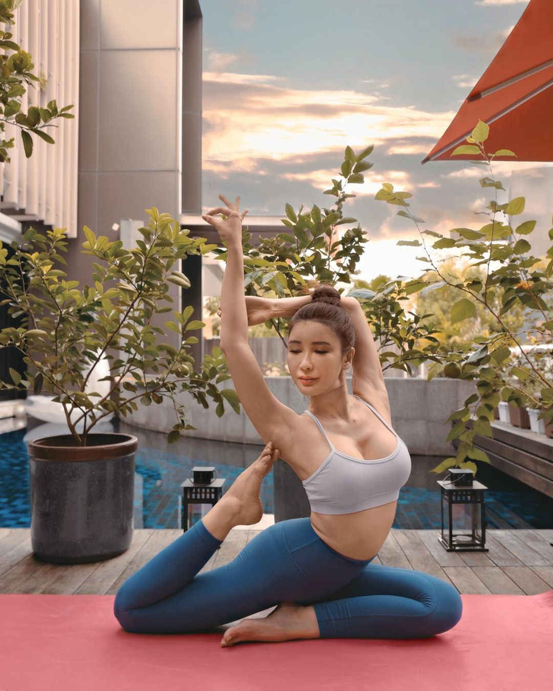 Hiện tại, Jamie Chua tích cực đăng tải các video về cuộc sống thường nhật như làm vườn, cắm hoa và tập Yoga.