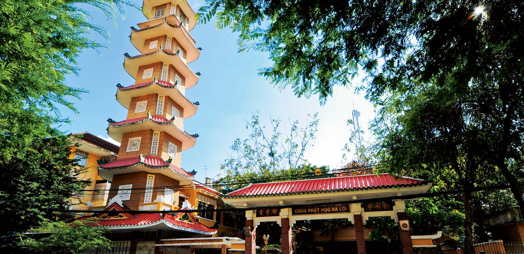 5 ngôi chùa linh thiêng để đi lễ đầu năm tại Sài Gòn - Ảnh 1