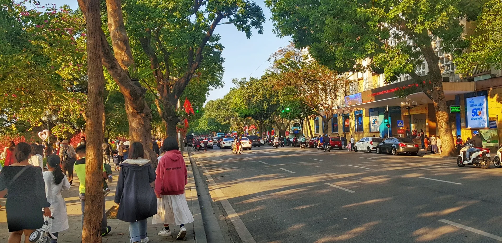 Hồ Gươm chiều 30 Tết