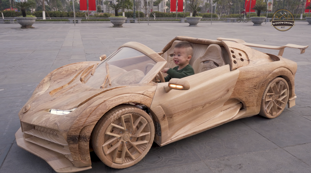 Anh thợ mộc Việt Nam làm bản sao bằng gỗ chiếc Bugatti Centodieci gây ấn tượng vượt ra cả thế giới